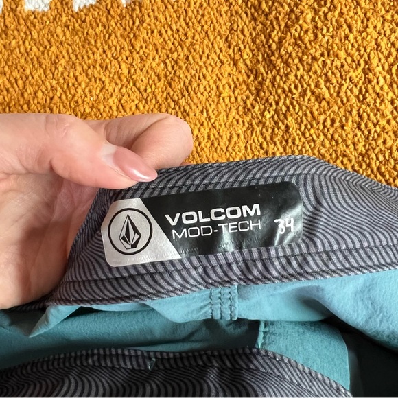 Volcom Mod-tech Trunks - Picture 3 of 3